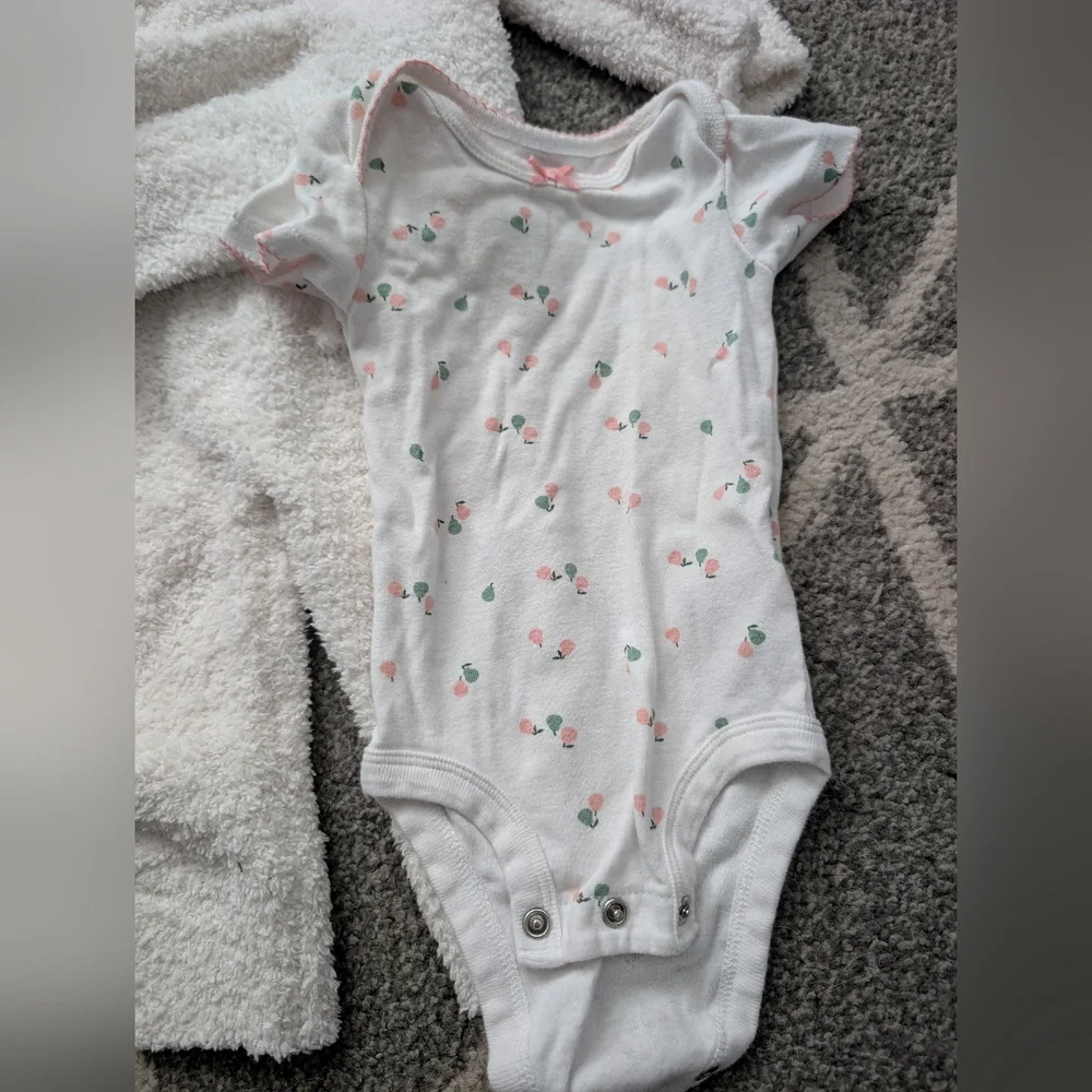 Baby Girl Clothing Bundle Size 0-3 Months Onesies And Fleece Outfits‎